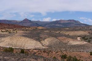 a beleza cênica do colorado. belas paisagens dramáticas no monumento nacional dos dinossauros, colorado foto