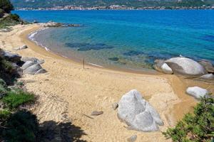 cala dei ginepri na sardenha foto