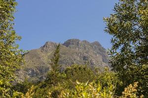 montanhas do Parque Nacional de Tablemountain na cidade do cabo. foto