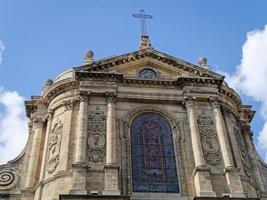 bordeaux, frança, 2016 vista exterior da igreja de notre dame em bordeaux foto