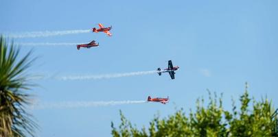 show aéreo de airbourne em eastbourne 2014 foto