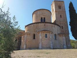 Abadia de Sant Antimo em Montalcino foto