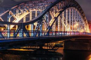 Ponte Vistula River Promenade, Cracóvia, Polônia foto