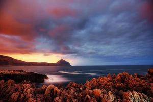 vista de primavera da costa na cidade do sol trapani. Sicília foto