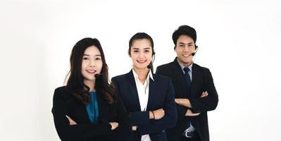 equipe de negócios de call center equipe asiática mulher e homem. foto