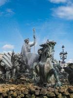 monumento aos girondins na place des quincones bordeauxbordeaux, frança, 2016. foto