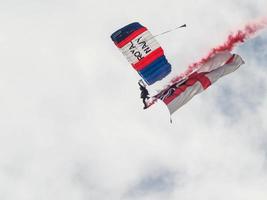 biggin hill, kent, reino unido, 2014. equipe de paraquedas da marinha real foto