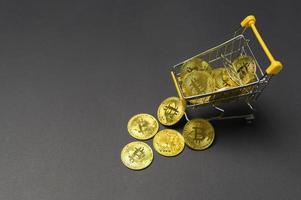 criptomoeda bitcoin a futura moeda, mineração de bitcoin e conceito de conexões de rede global de tecnologia foto
