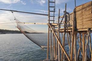 torre de pesca trabucco gargano em vieste foto