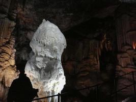 caverna cárstica em postojna foto
