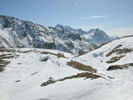 piz bernina cordilheira nos alpes suíços retóricos no cantão gr foto