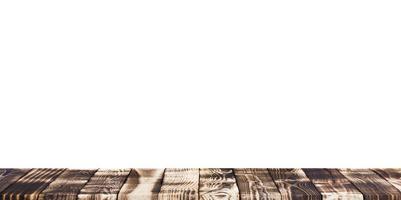 prateleira de madeira velha isolada ou textura de piso em fundo branco. foto