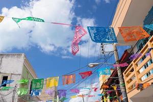 ruas coloridas e praias cênicas da ilha isla mujeres localizada do outro lado do golfo do méxico, a uma curta viagem de balsa de cancun foto