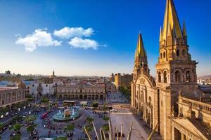 marco central catedral catedral da assunção de nossa senhora localizada na praça central de guadalajara foto