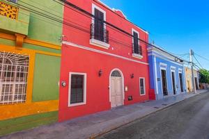 ruas merida coloniais coloridas cênicas no méxico, yucatan foto