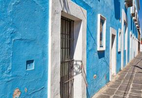ruas coloridas de puebla no centro histórico da cidade de zocalo foto