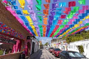 ruas coloniais cênicas e arquitetura tradicional de san jose del cabo no centro histórico da cidade, um centro de vida cultural e inúmeras galerias de arte foto