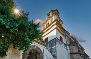 paróquia de san juan bautista na praça hidalgo em coyoacan foto