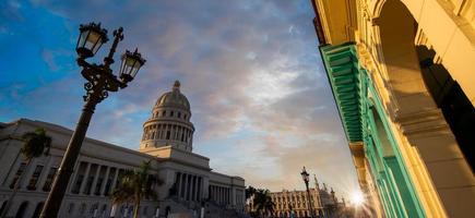 edifício do capitólio nacional capitólio nacional de la habana um edifício público e um dos locais mais visitados por turistas em havana foto