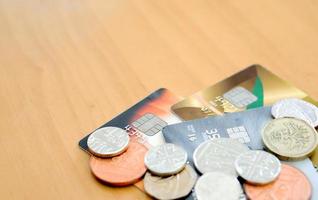 cartões de crédito e libras foto