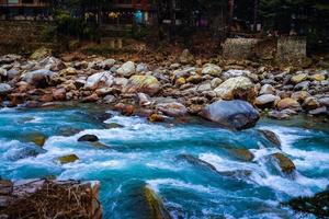 vista da cachoeira da imagem de himachal pradesh foto