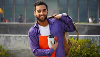 imagens de estudantes imagens de jovens estudantes indianos foto