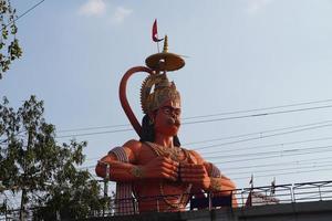 imagem da estátua do senhor hindu hanuman foto