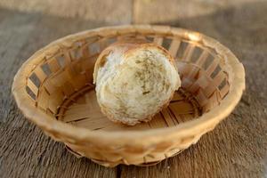 um pedaço de pão para a dieta foto