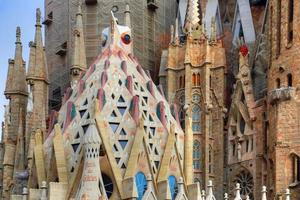 barcelona, catalunha, espanha, catedral antonio gaudi sagrada familia foto