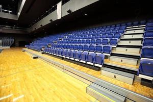 auditório de basquete universitário foto
