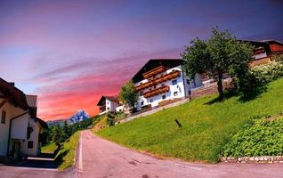 vista panorâmica da paisagem idílica de verão foto