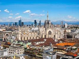 hdr duomo di milano catedral em milão foto