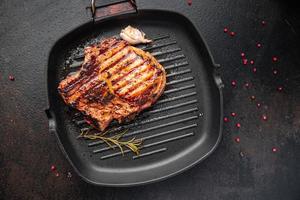 carne bife grelha carne de porco frita comida saudável refeição fresca foto