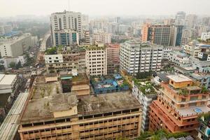 edifícios da cidade de dhaka em dia ensolarado foto