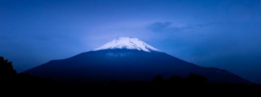 feche o monte fuji pela manhã. foto