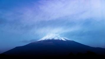 feche o monte fuji pela manhã. foto