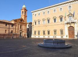 praça piazza del duomo em forli foto