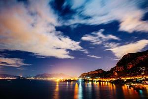 cidade de palermo à beira-mar foto