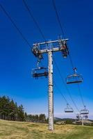 teleférico de esqui em tornik na montanha zlatibor na sérvia foto