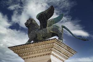 leão de veneza na piazza san marco em veneza, itália foto