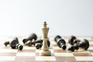 figura de xadrez, estratégia de conceito de negócio, liderança, equipe e sucesso foto