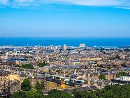 hdr vista aérea de edimburgo de calton hill foto