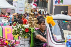 bangkok songkran festival siam square 2016, o festival songkran é celebrado na tailândia como o tradicional dia de ano novo de 13 a 15 de abril. foto