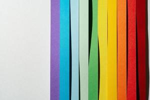 ondas de listra de papel colorido arco-íris foto