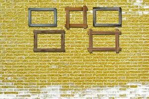 Molduras vintage 3D na parede de tijolos dourados para interior ou plano de fundo. foto