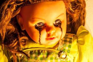 close-up de boneca assustadora