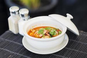 tom inhame kung picante sopa tailandesa de camarão