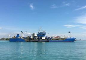 barcos de pesca no mar, muito bonito foto