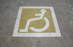símbolo de estacionamento para deficientes foto