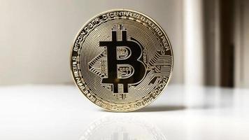 moeda física de criptomoeda bitcoin foto